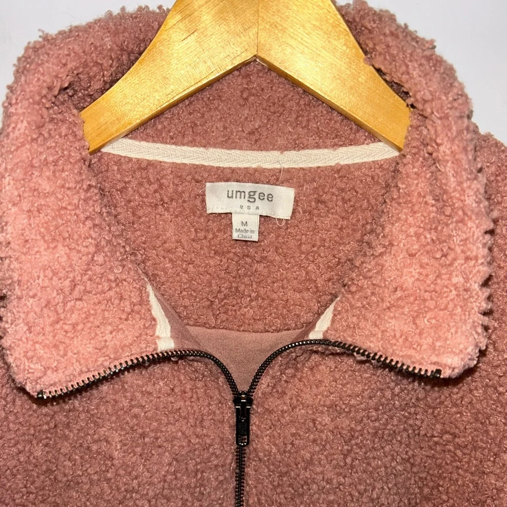 UMGEE dusty rosy, peach “Teddy” sleeveless, zip‎ up vest- sz Medium - Picture 3 of 10